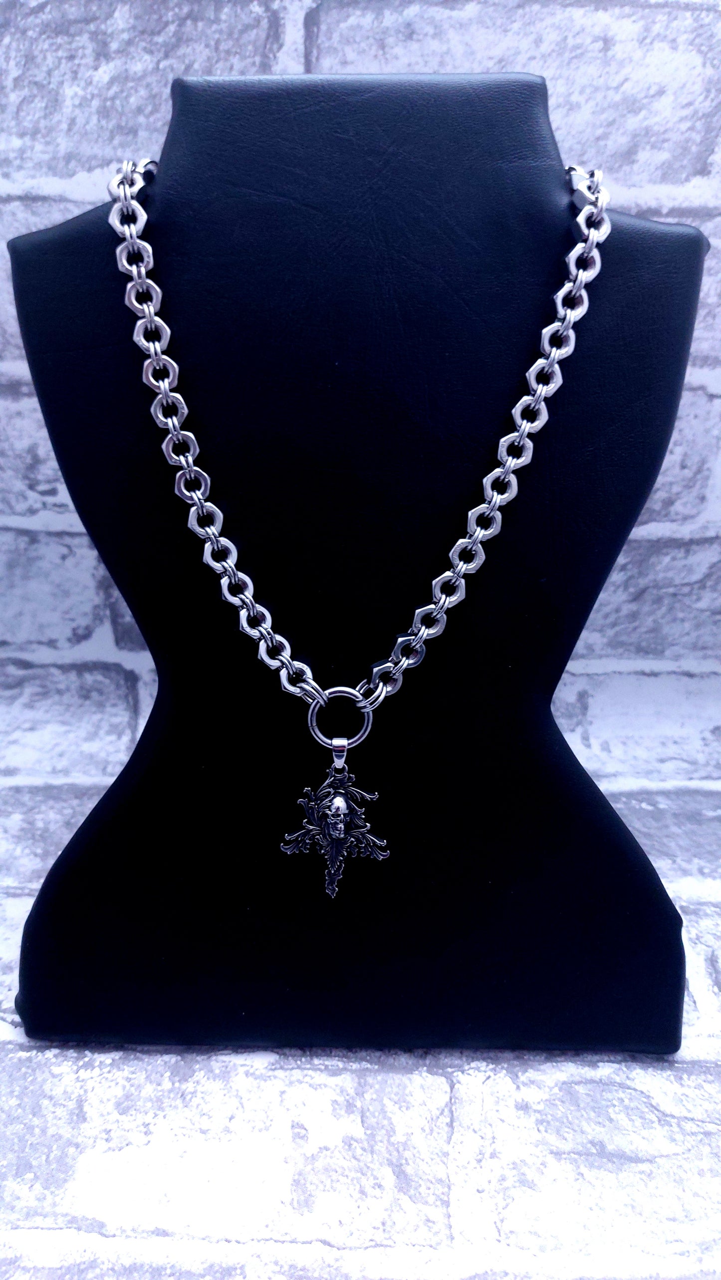 Skull Pendant with chunky chain
